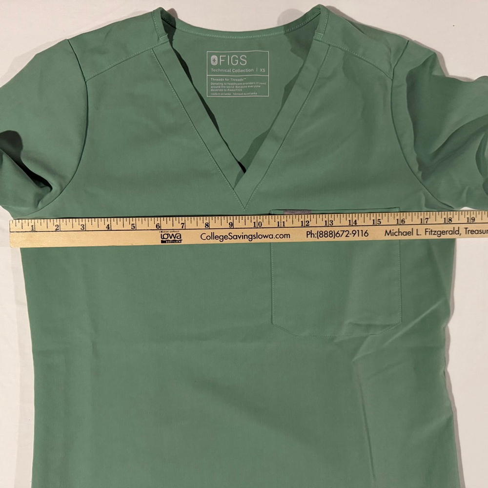 FIGS Casma Scrub Top XS Surgical Green V-Neck Technical Collection Work Nurse - Picture 6 of 7